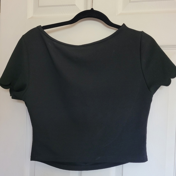 NWOT Shein black crop top - Picture 2 of 4
